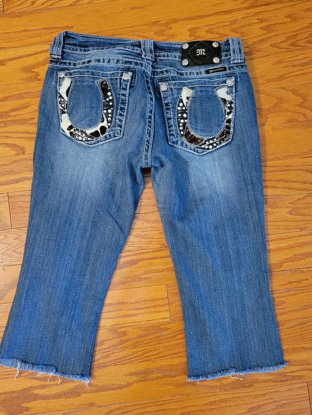 Miss Me Womens Blue Jeans Mid Rise Rhinestone Frayed Hem - Read